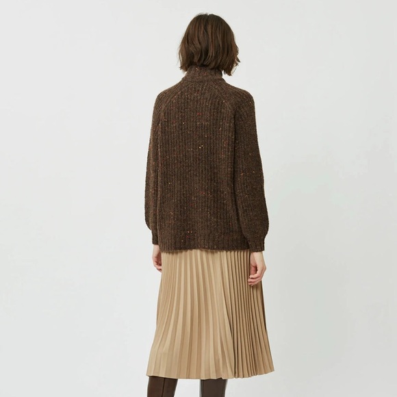 Minimum Sweater - Picture 3 of 4